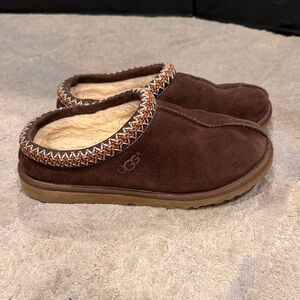 UGG Tasman slippers in a chocolate brown color size 9 GUc some wear inside